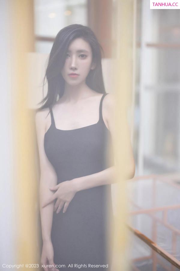   [XiuRen]高清写真图 2023.12.19 No.7830 章芃芃 清纯美腿第31张图片